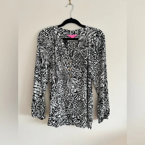 Lilly Pulitzer Elsa Silk Top Onyx Home slice size M
White Black - Picture 4 of 13